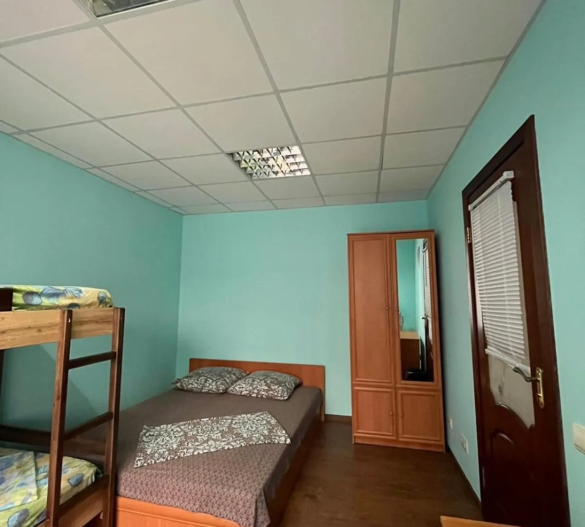 Best4Rest Киев 0*,  Украина